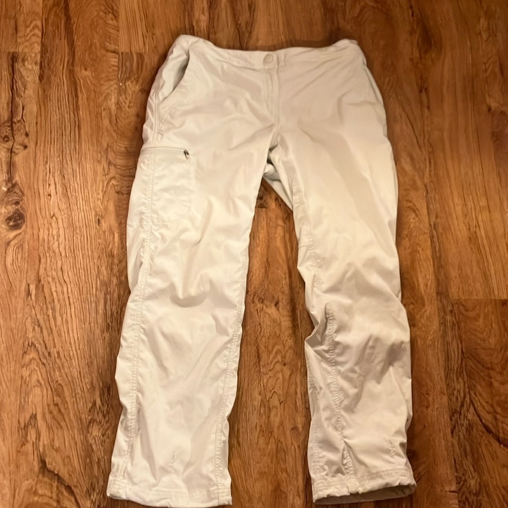 LL Bean 10p women’s khaki tan nylon hiking pants weather resistant gorpcore